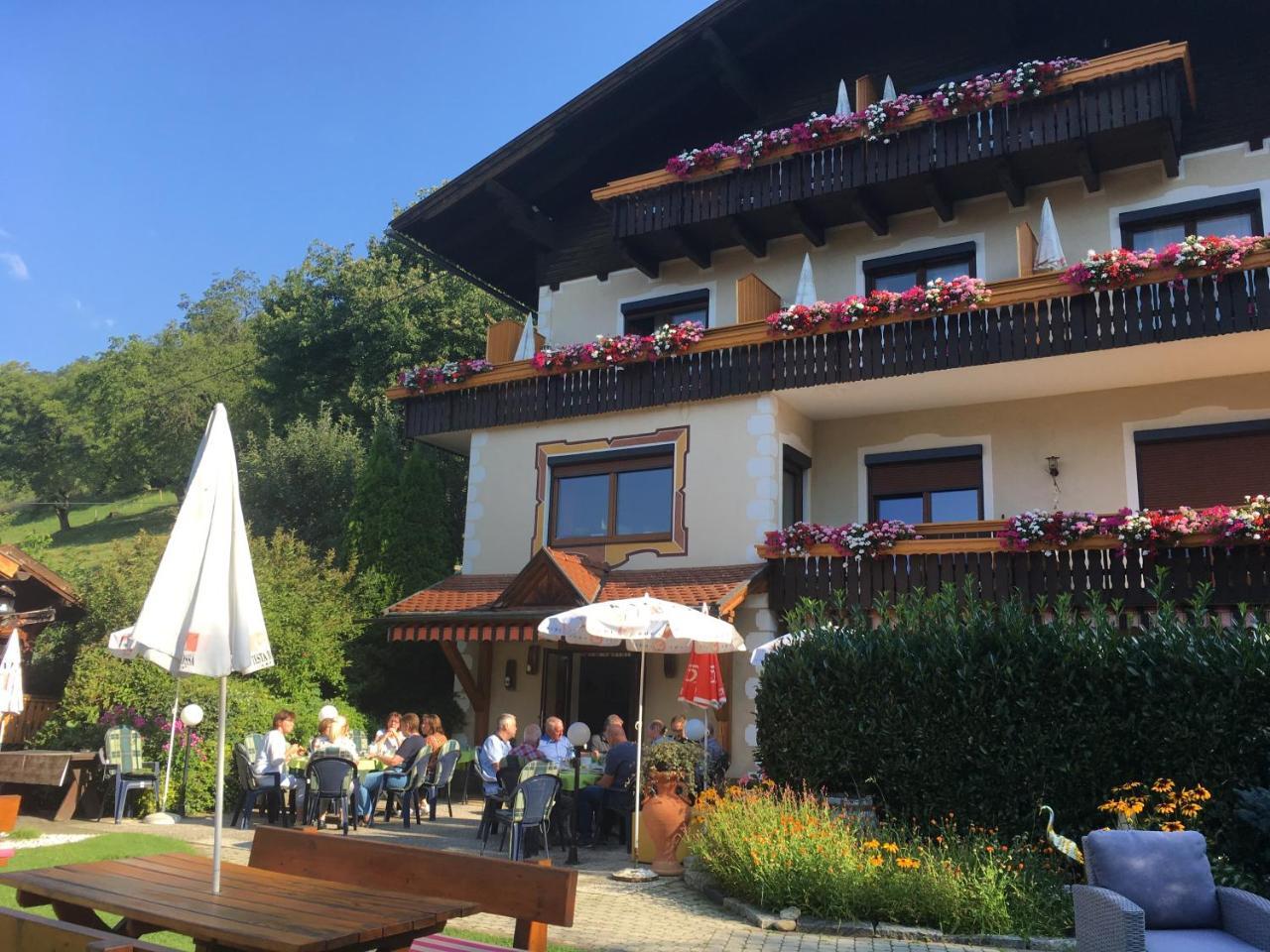 B&B Pension Karlsdorfer Hof Seeboden Extérieur photo