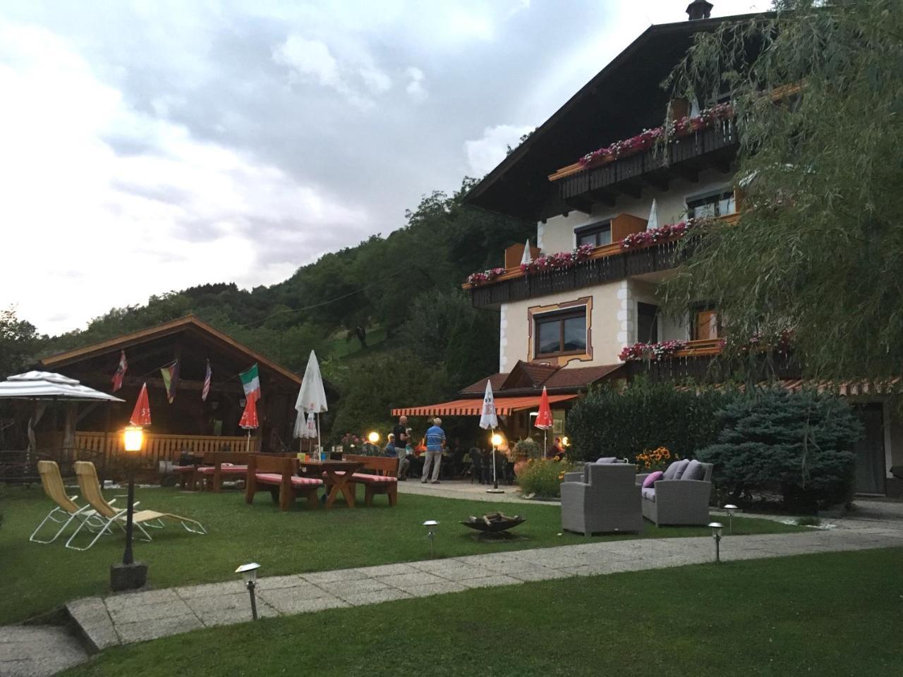 B&B Pension Karlsdorfer Hof Seeboden Extérieur photo