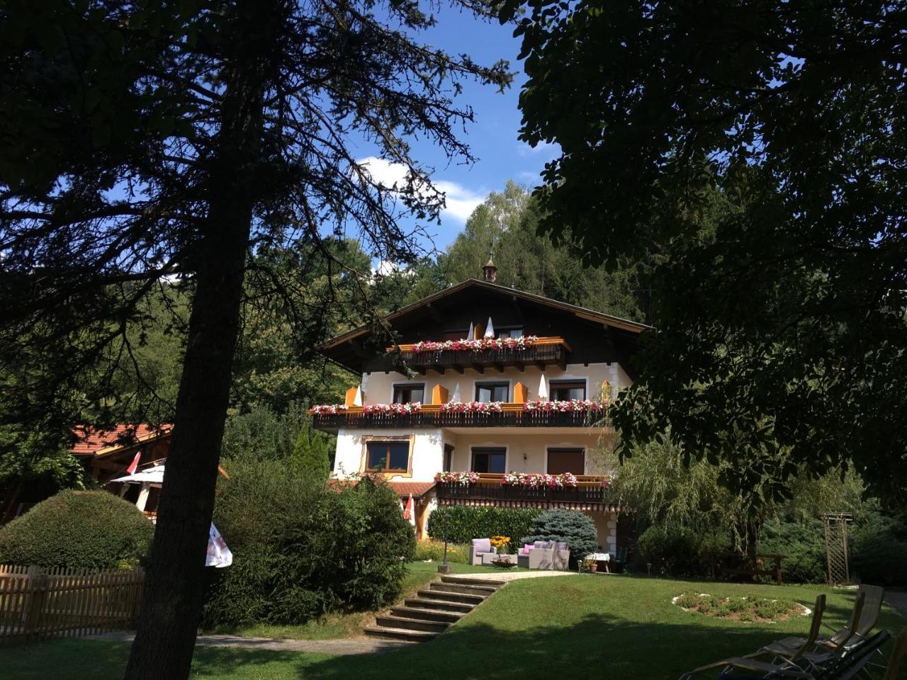 B&B Pension Karlsdorfer Hof Seeboden Extérieur photo